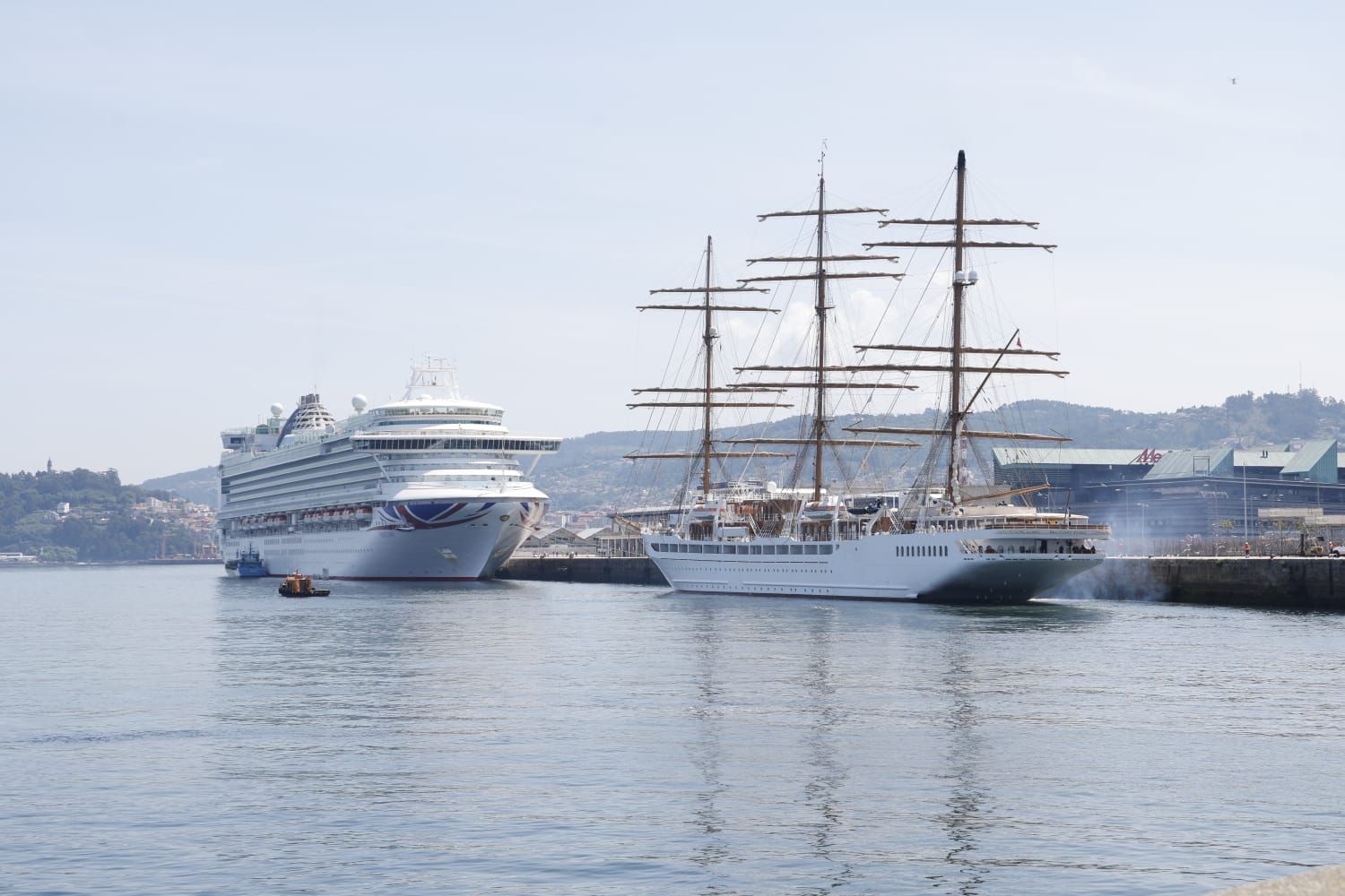 Modernidad y clasicismo se unen en Vigo con el 'Ventura' y el 'Sea Cloud Spirit'