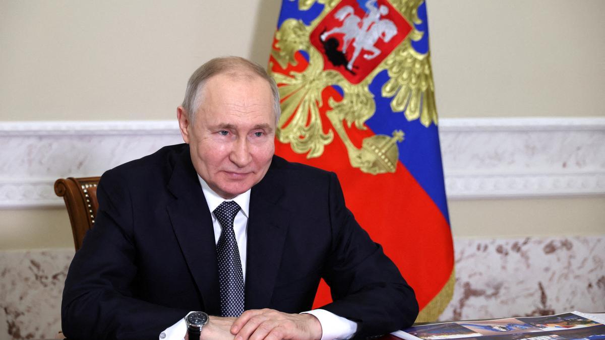 Rusia acusa a Ucrania de atacar con drones a Putin. Rusia acusa a Ucrania de atacar con drones a Putin.