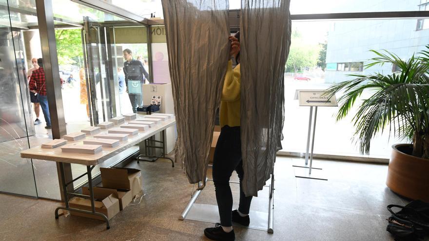 Uno de los colegios electorales de Pontevedra el pasado domingo Uno de los colegios electorales de Pontevedra el pasado domingo
