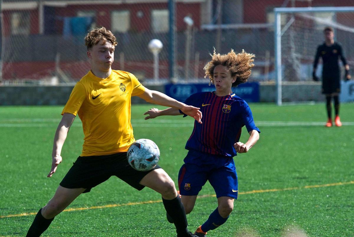 Xavi Simons, en su etapa como jugador del FC Barcelona.