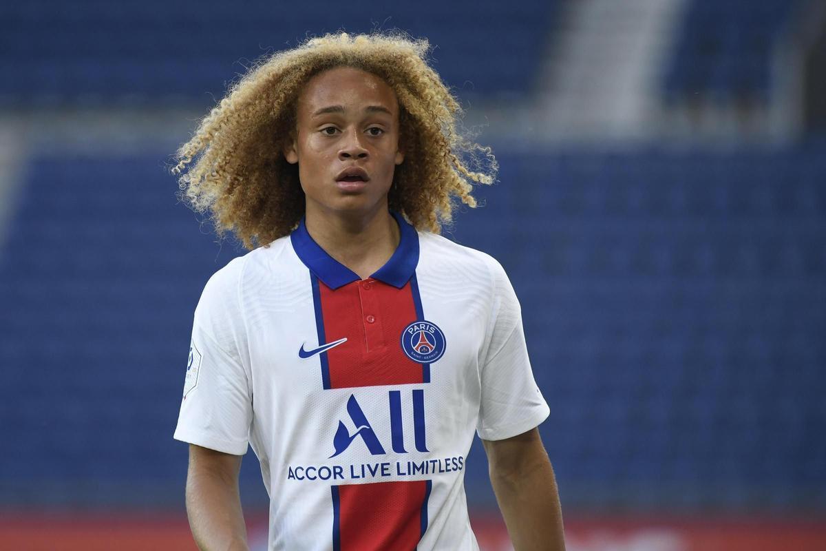 Xavi Simons, en un partido con el PSG.