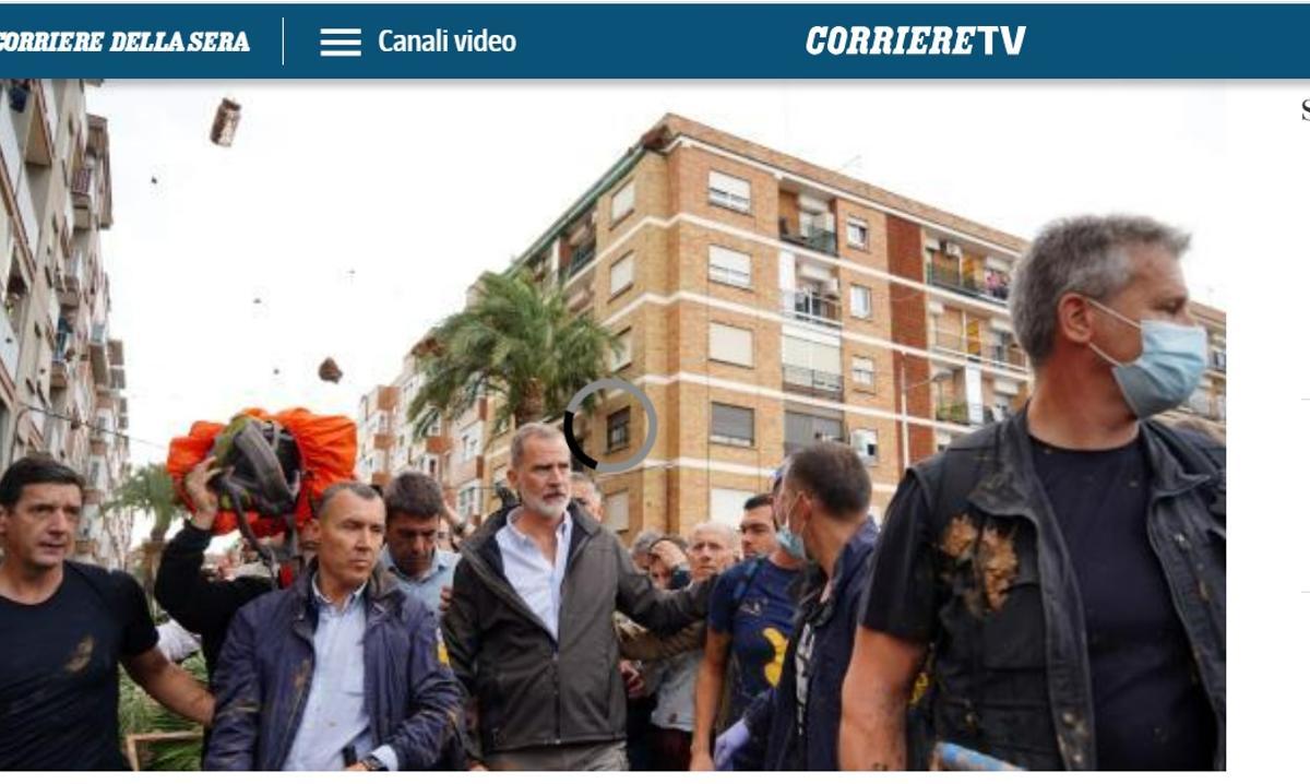 El Corriere de la Sera habla de "disputa" de la ciudadanía contra los monarcas.