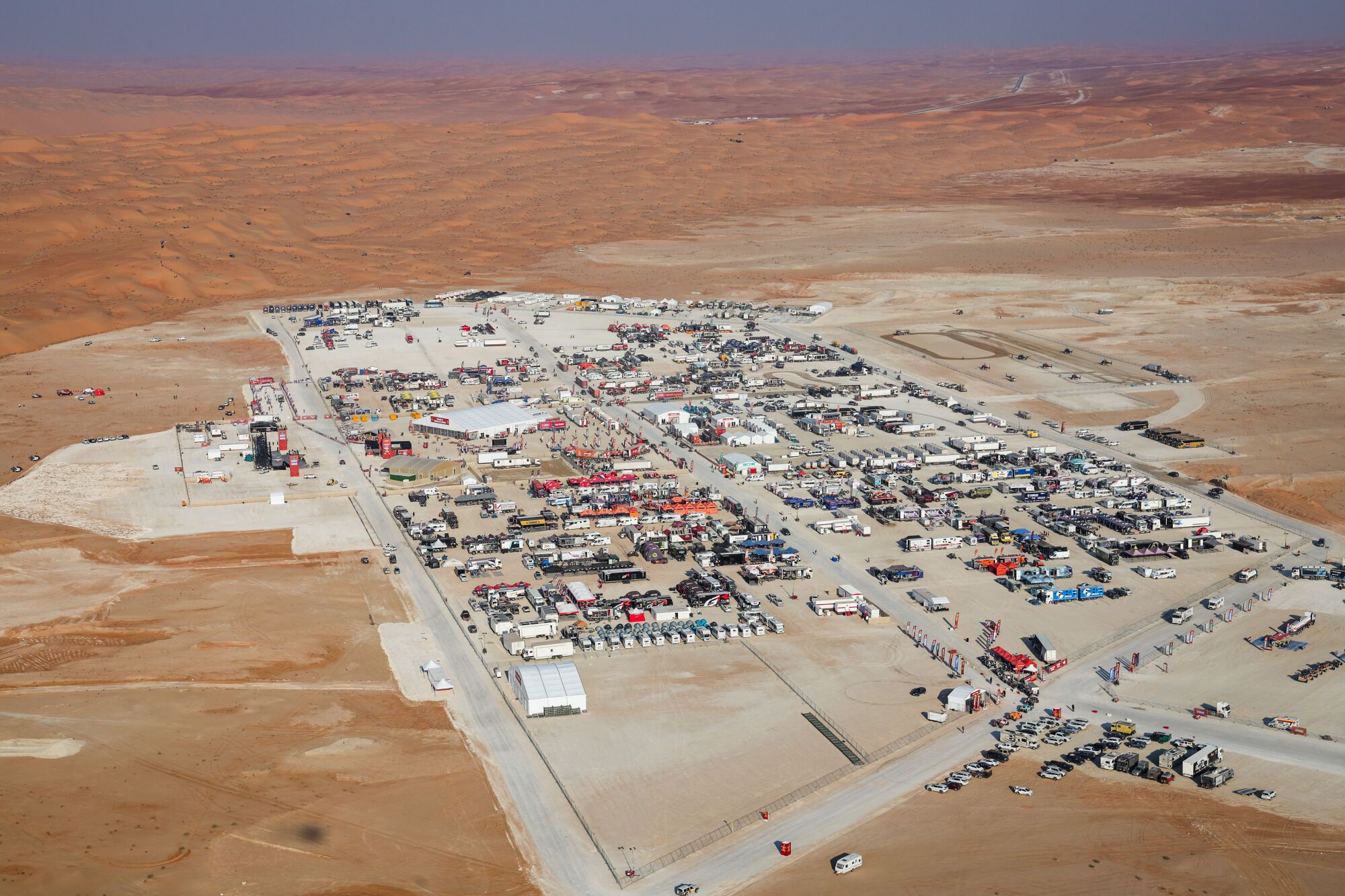 Bivouac during the Stage 10 of the Dakar 2025 on January 15, 2025 between Haradh and Subaytah, Saudi Arabia - Photo Florent Gooden / DPPI AFP7 15/01/2025 ONLY FOR USE IN SPAIN. FLORENT GOODEN / DPPI Media / AFP7 / Europa Press;Auto;DAKAR;Motorsport;rally;RALLY-RAID;SAUDI ARABIA;DAKAR 2025 - STAGE 10;