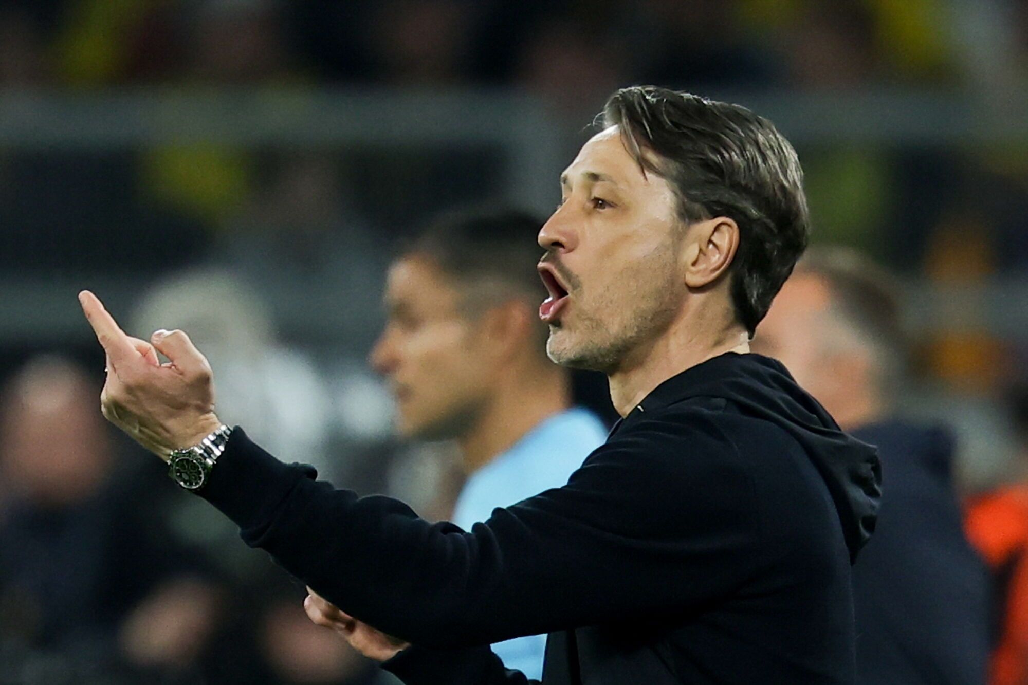 Dortmund (Germany), 15/04/2025.- Dortmund coach Niko Kovac gestures during the UEFA Champions League quarter-finals, 2nd leg soccer match between Borussia Dortmund and FC Barcelona, in Dortmund, Germany, 15 April 2025. (Liga de Campeones, Alemania) EFE/EPA/FRIEDEMANN VOGEL