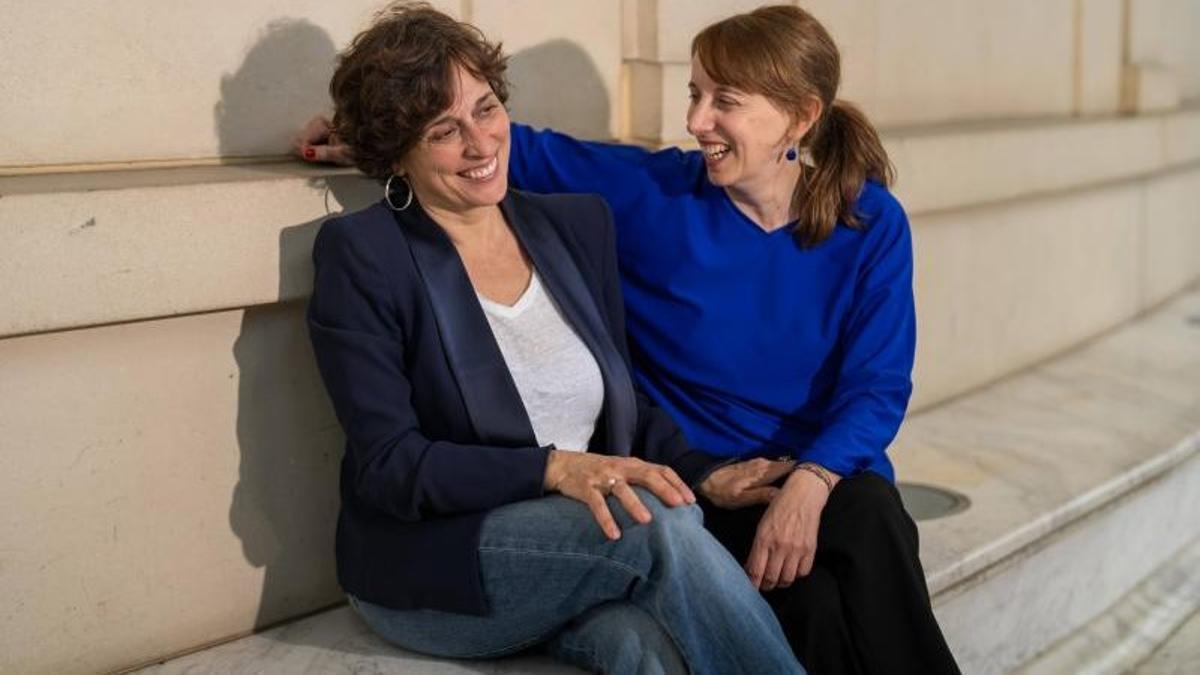 Clara Segura y la directora y dramaturga Victoria Szpunberg.