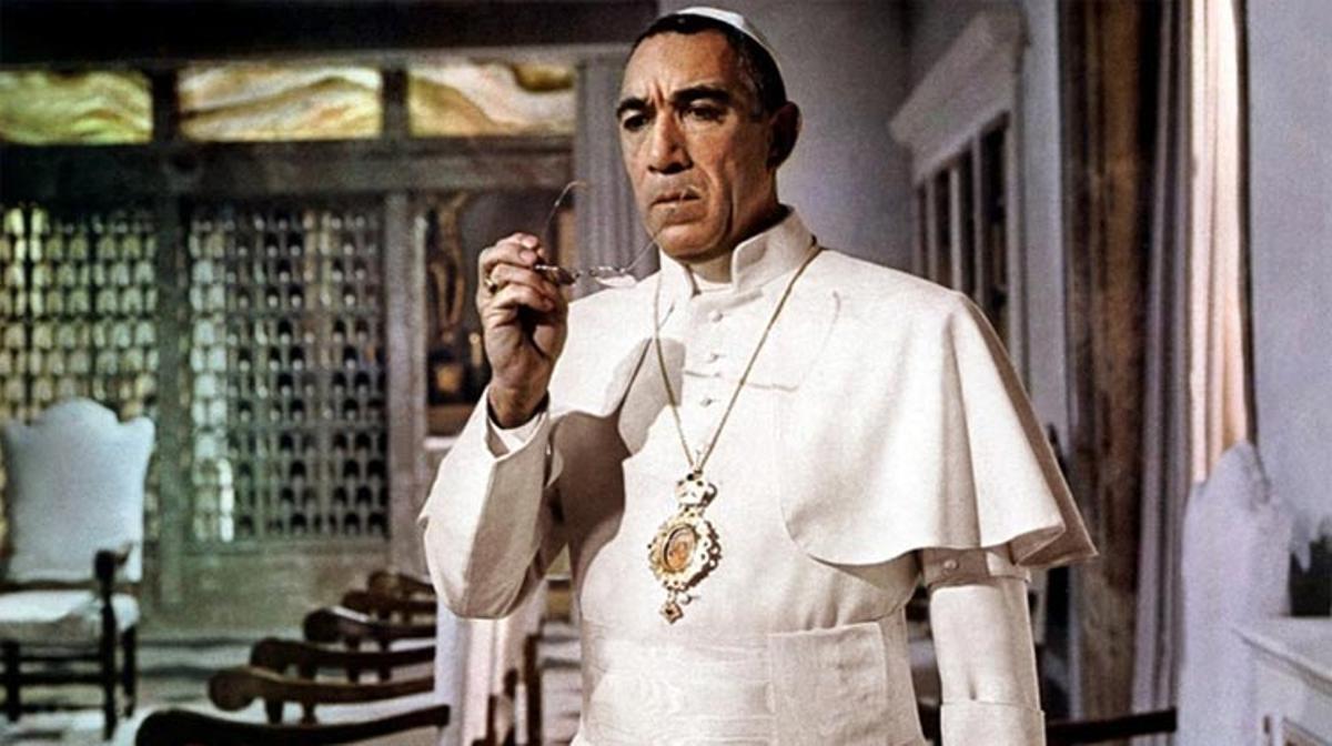 En su momento fue muy celebrada ‘Las sandalias del pescador’ (1968), un relato de ficción basado en el ‘best seller’ del mismo título de Morris West.