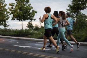 El cinturón de running más vendido de Amazon cuesta menos de 15 euros