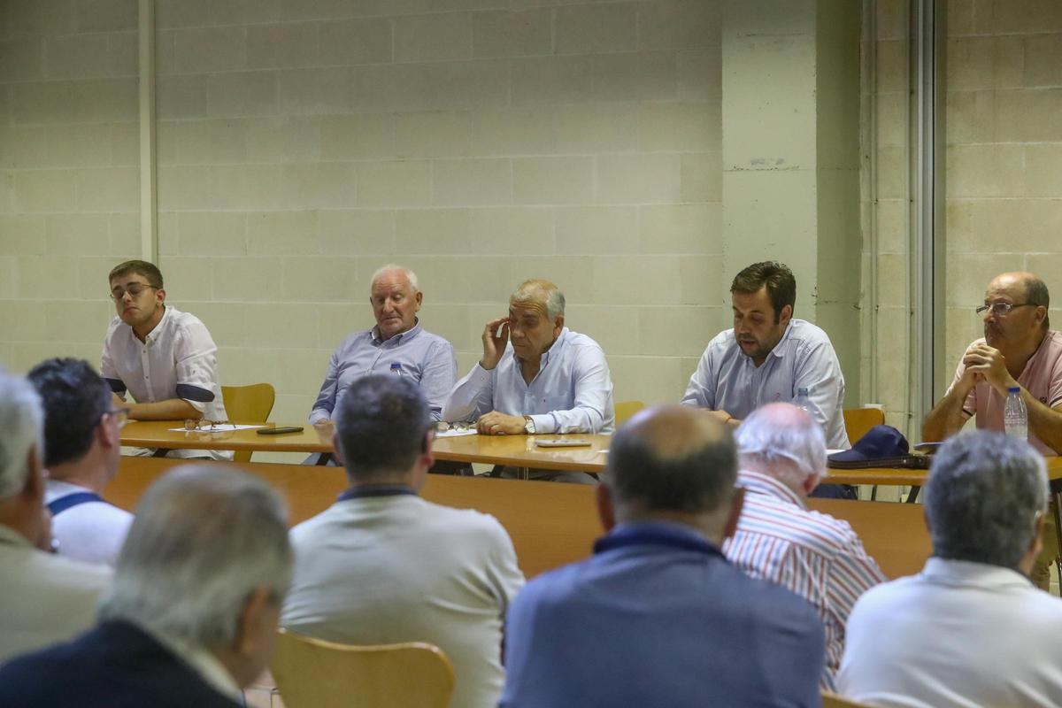 El domingo el Arosa celebrará su asamblea de socios en Fexdega.