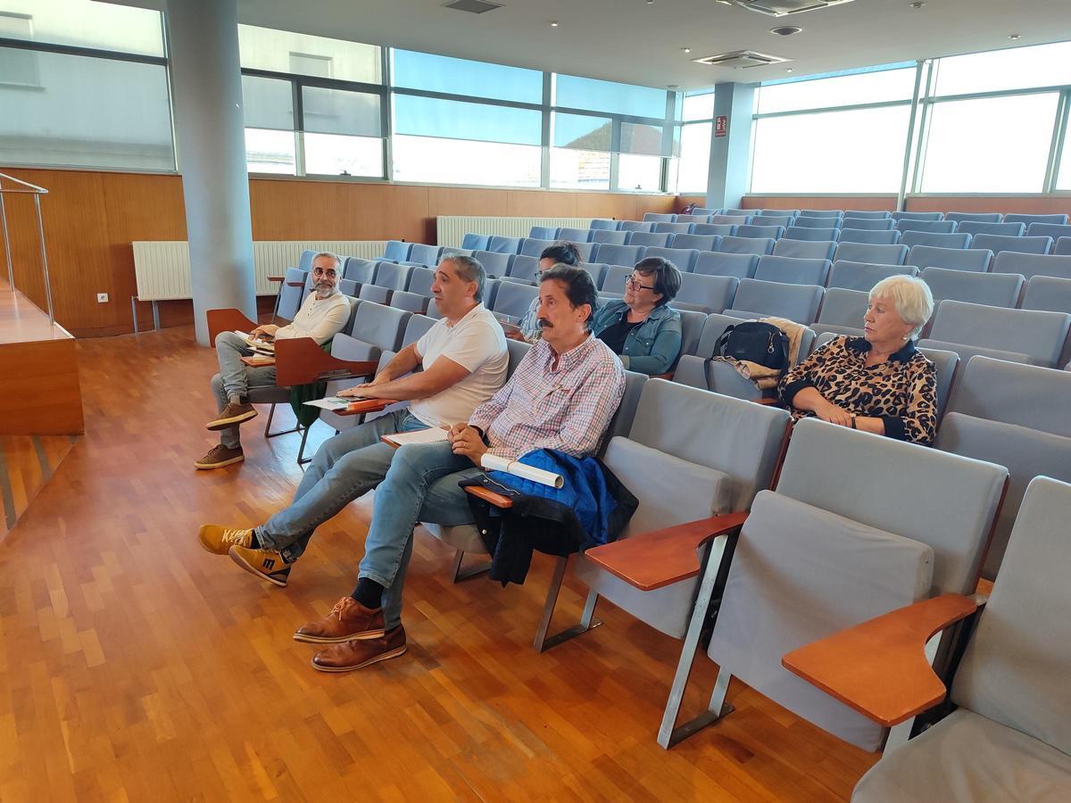 Consello de Saúde de Cangas, con José Gestido en primera fila.