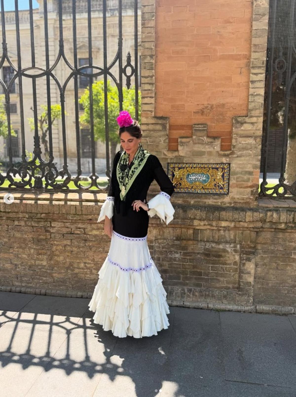 Lourdes Montes, con un diseño de su marca Mi Abril, en una imagen que ha compartido en su Instagram.
