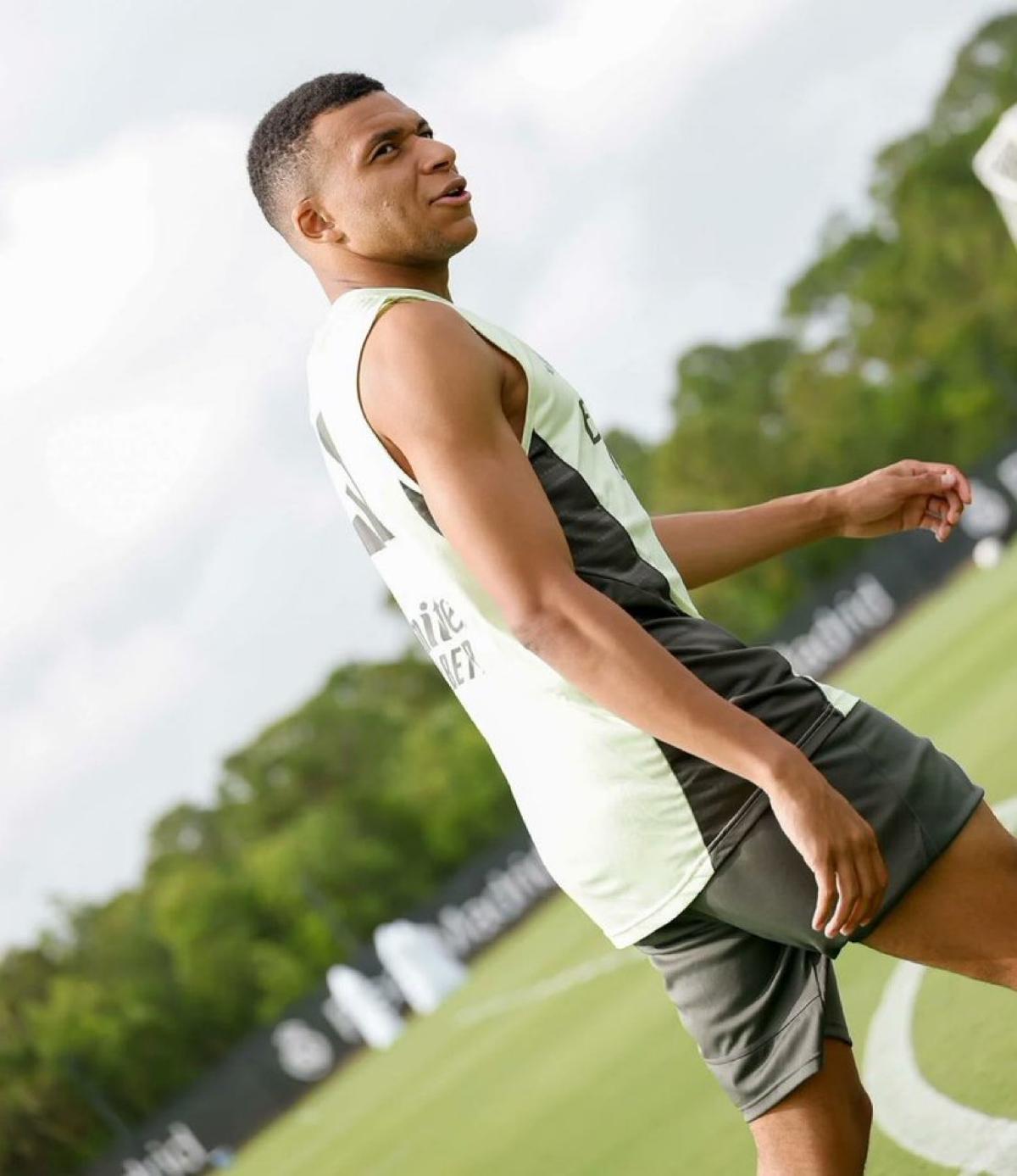 Kylian Mbappé, durante el entrenamiento de este viernes