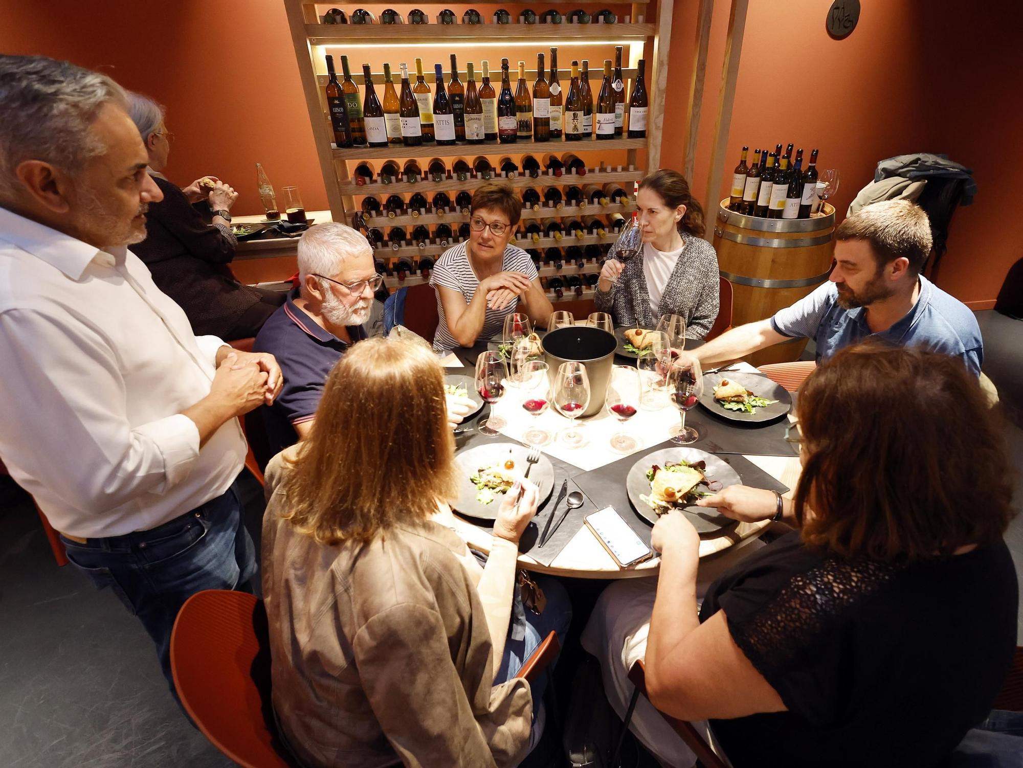 Cata de vinos y tapas para suscriptores de FARO