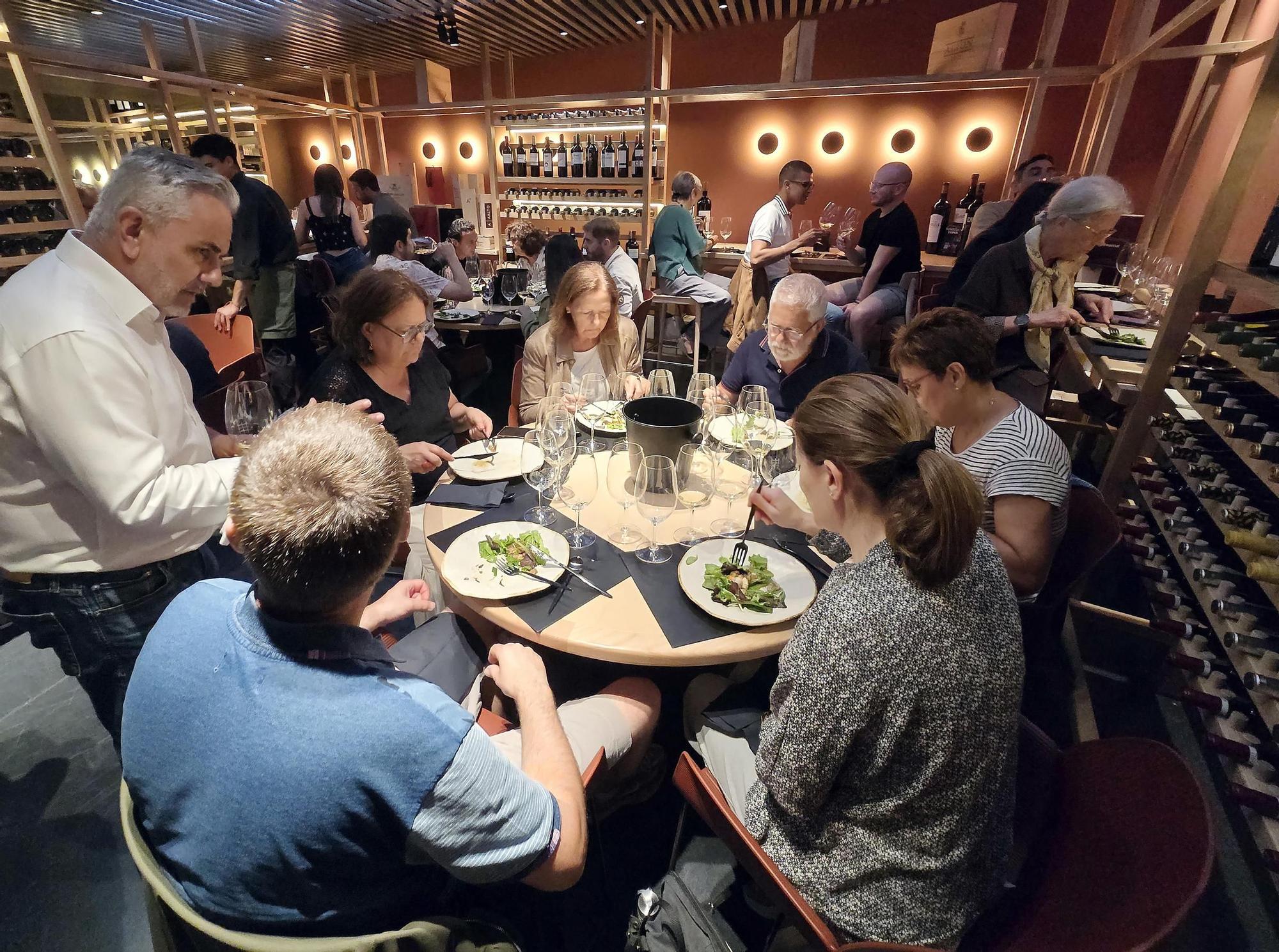 Cata de vinos y tapas para suscriptores de FARO