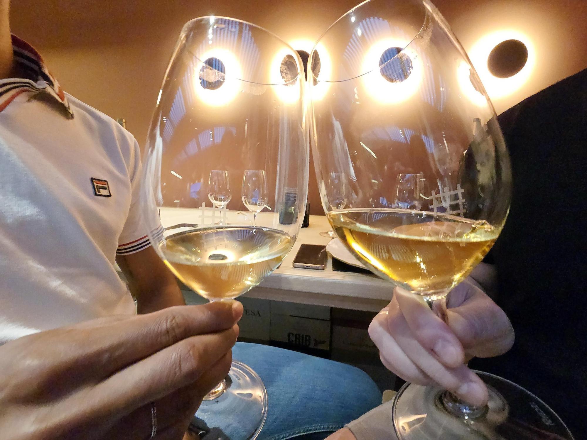 Cata de vinos y tapas para suscriptores de FARO