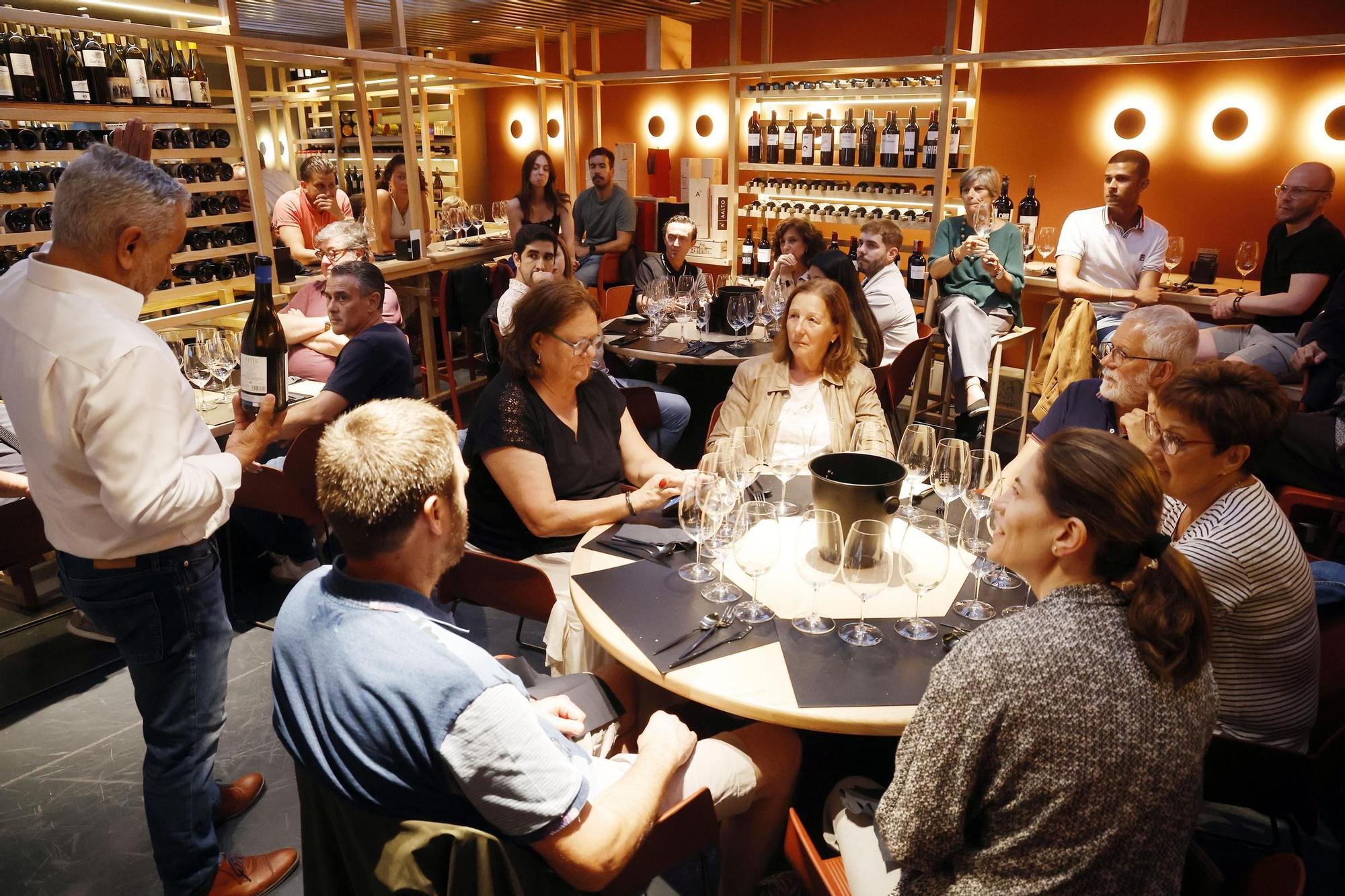Cata de vinos y tapas para suscriptores de FARO