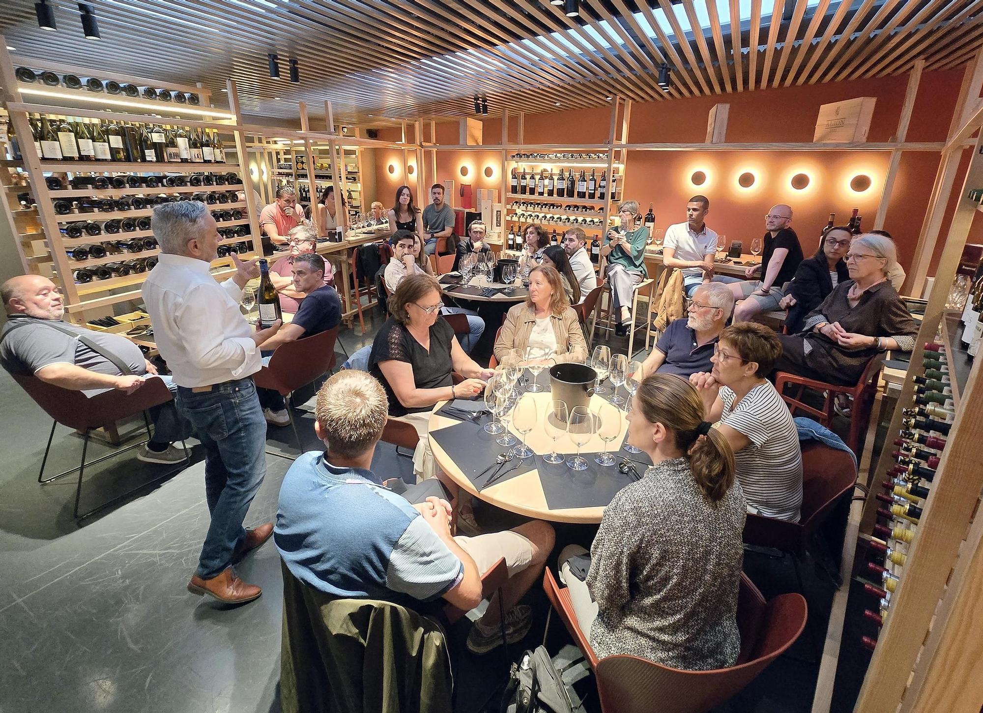 Cata de vinos y tapas para suscriptores de FARO