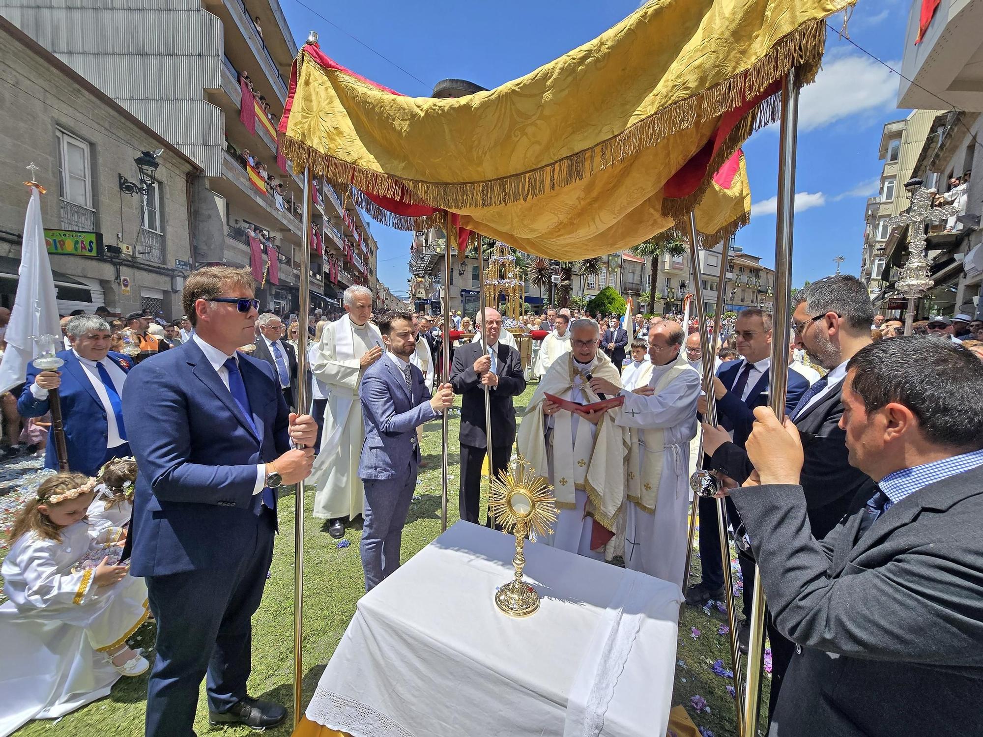 Exaltación floral en el Corpus de Ponteareas