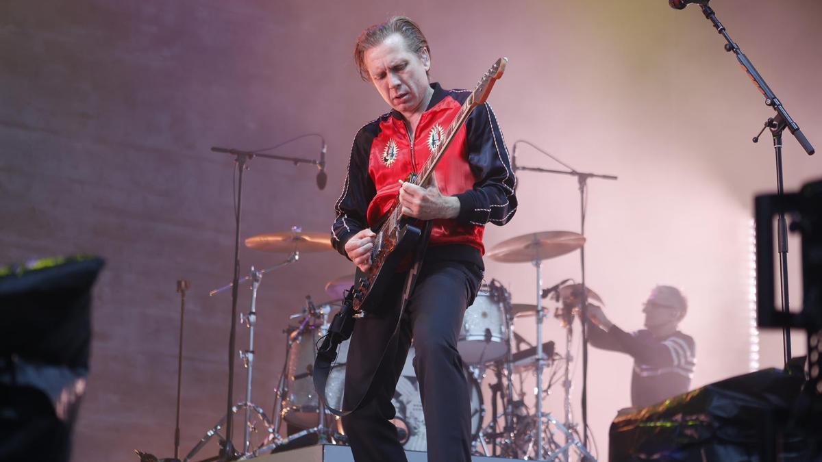 Alex Kapranos, líder de Franz Ferdinand, durante el concierto en O Son do Camiño 2025