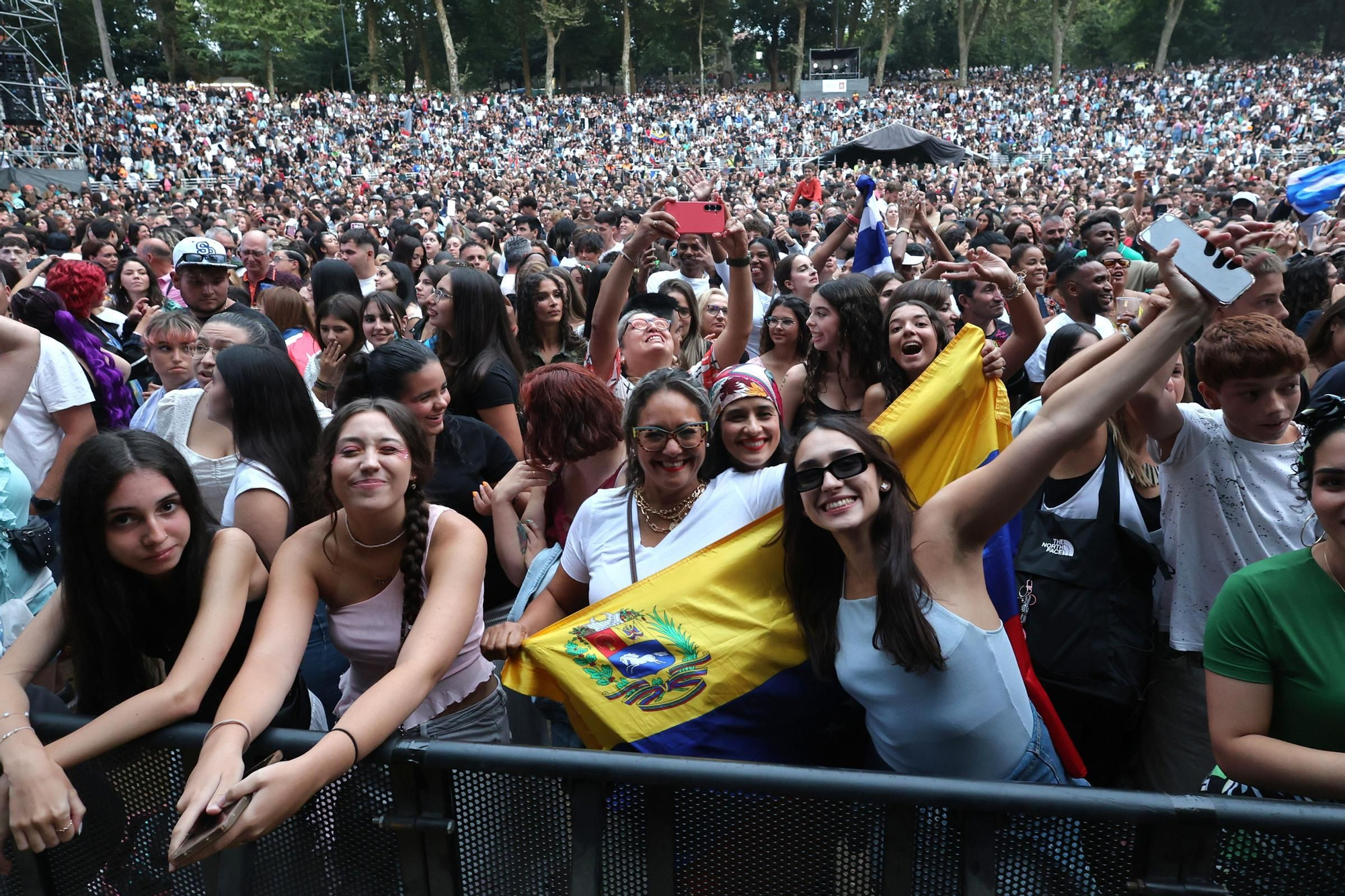«La Gozadera» de Gente de Zona llegó a Castrelos y puso a Vigo a bailar