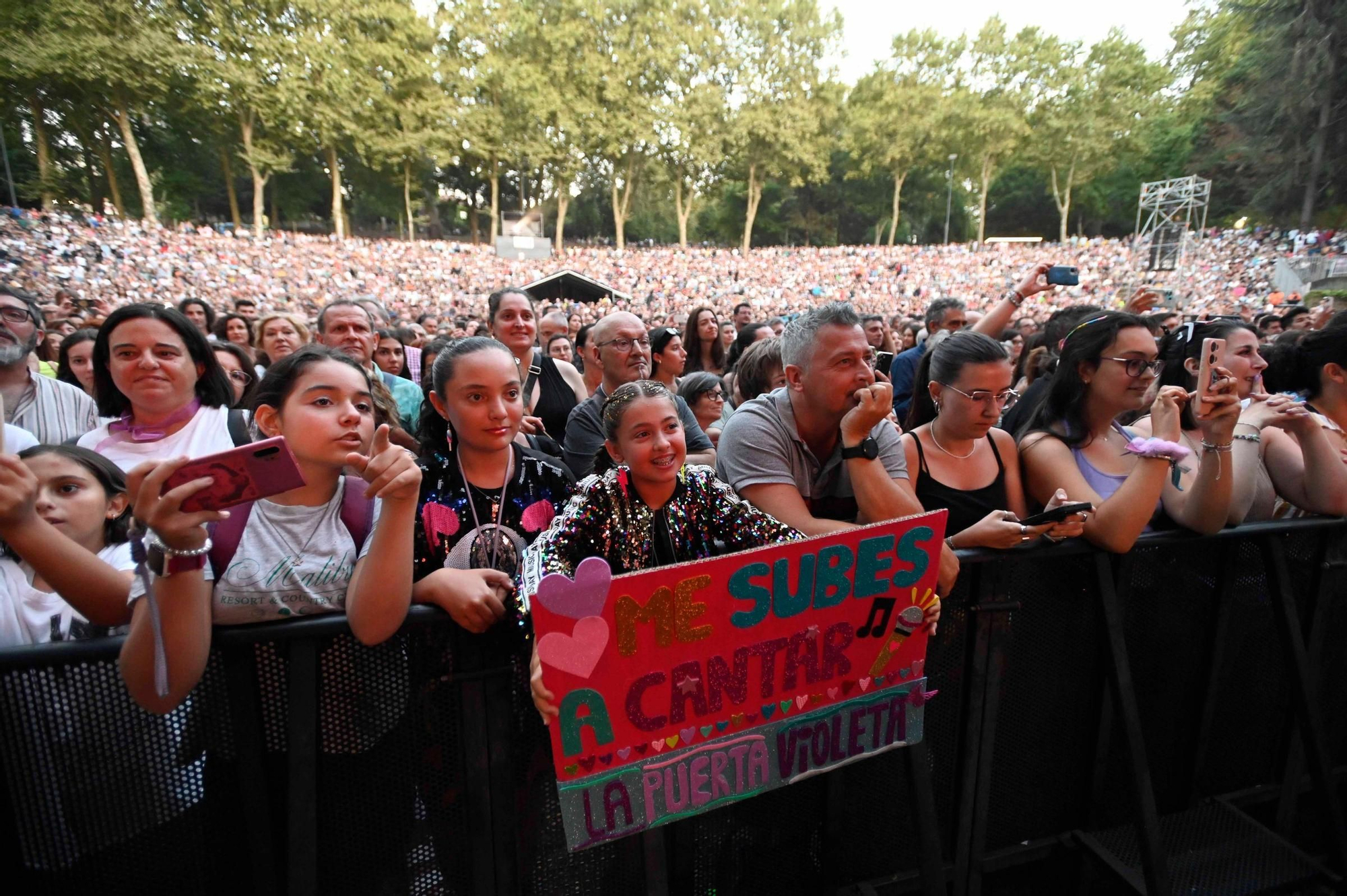 Rozalén emociona en un parque de Castrelos a rebosar