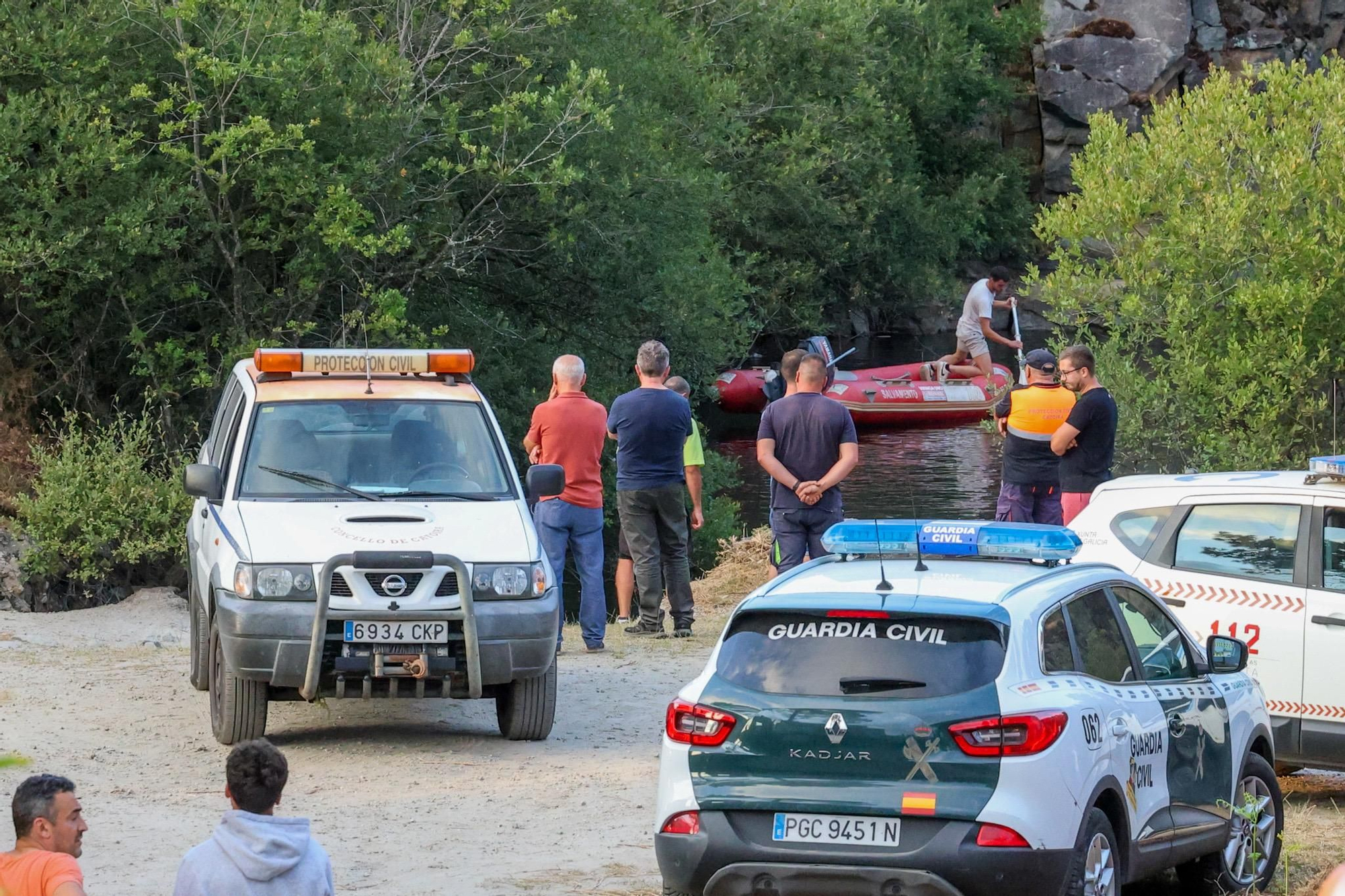 Buzos hallan el cuerpo sin vida de un niño en la laguna de Pedras Miúdas, en Catoira
