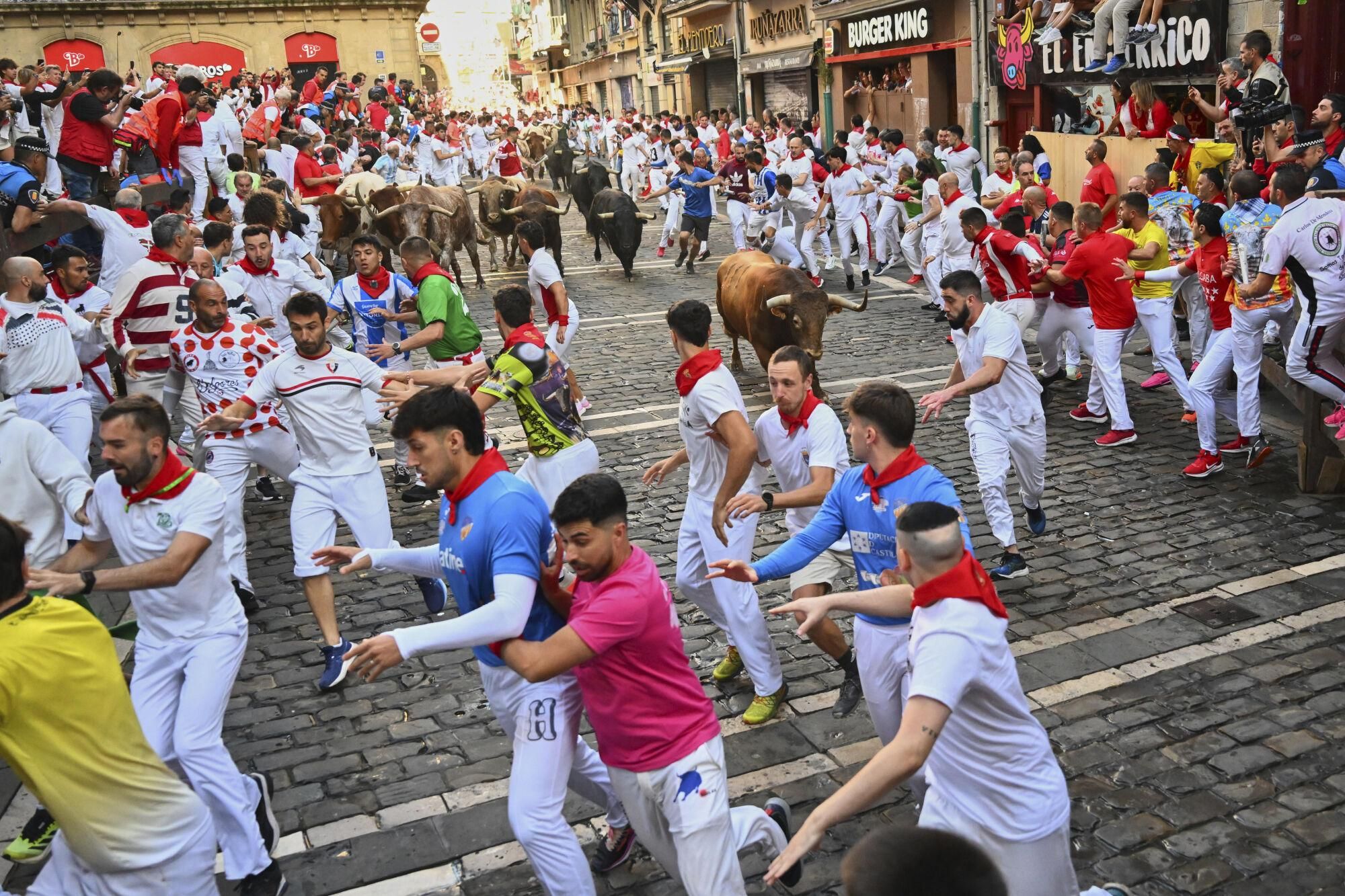 Cuarto encierro de los Sanfermines 2025, en imágenes.