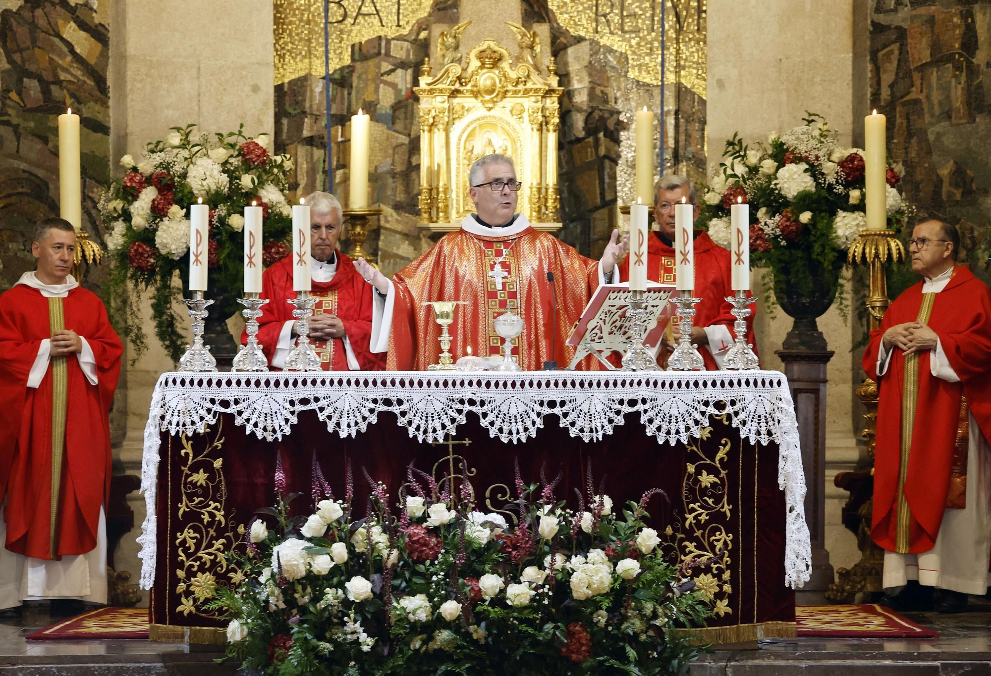 Imágenes de la procesión Cristo de la Victoria y misa solemne