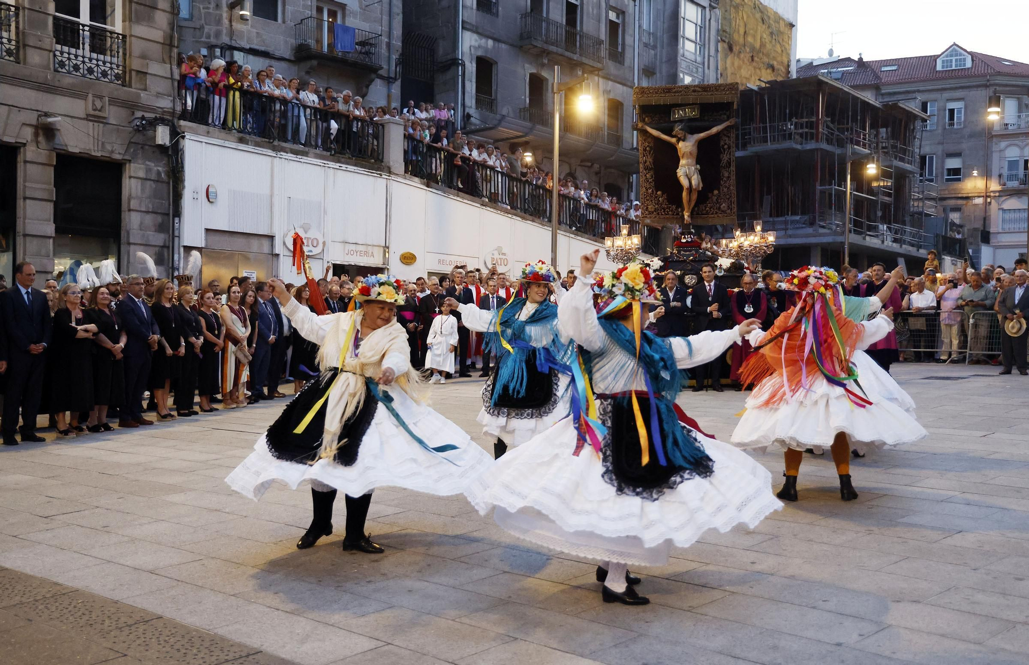 Imágenes de la procesión Cristo de la Victoria y misa solemne