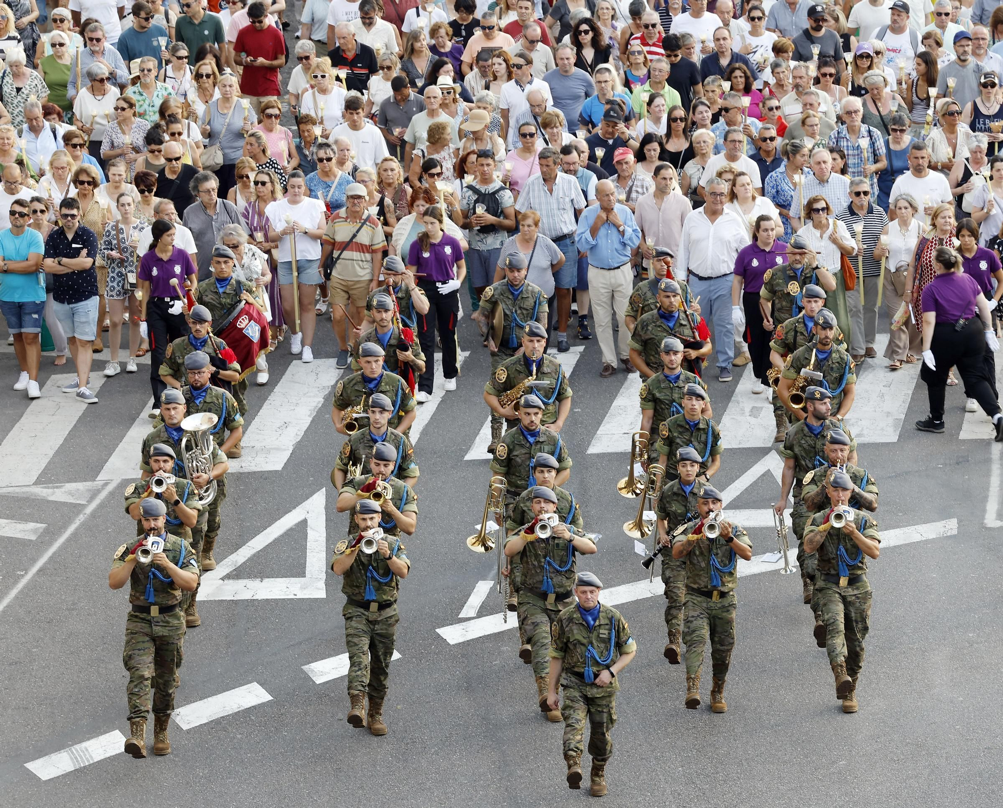 Imágenes de la procesión Cristo de la Victoria y misa solemne