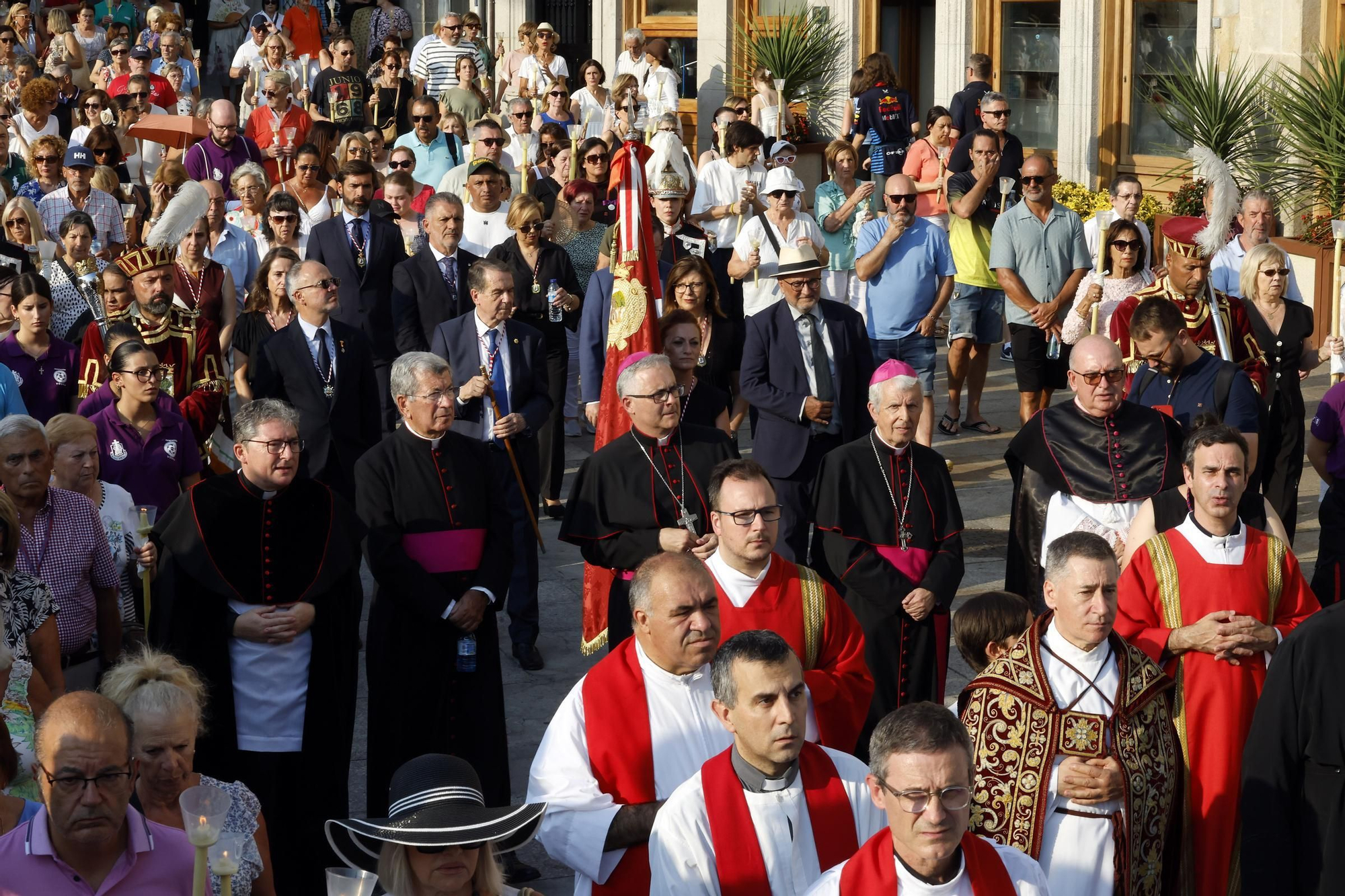 Imágenes de la procesión Cristo de la Victoria y misa solemne