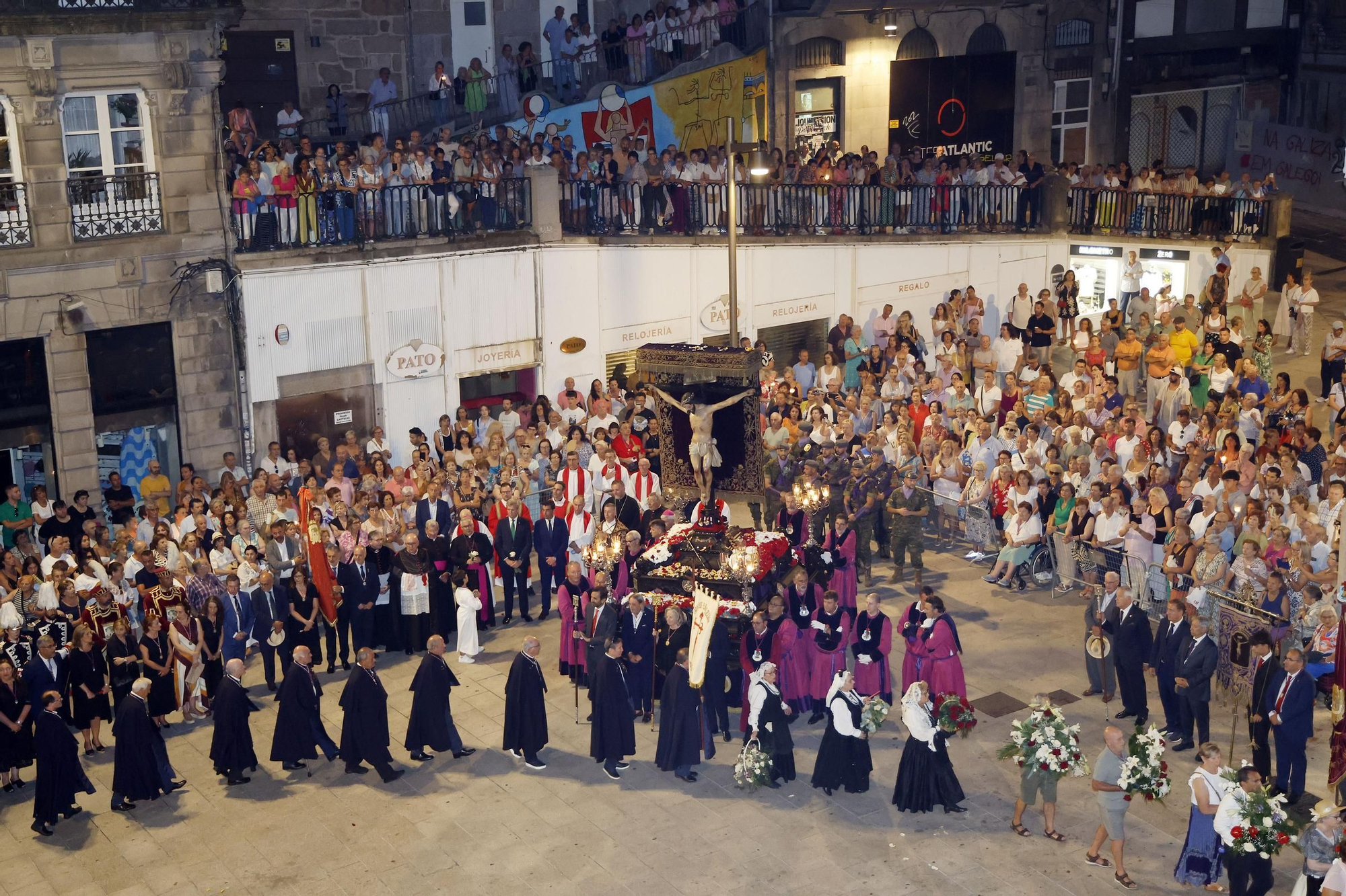 Imágenes de la procesión Cristo de la Victoria y misa solemne