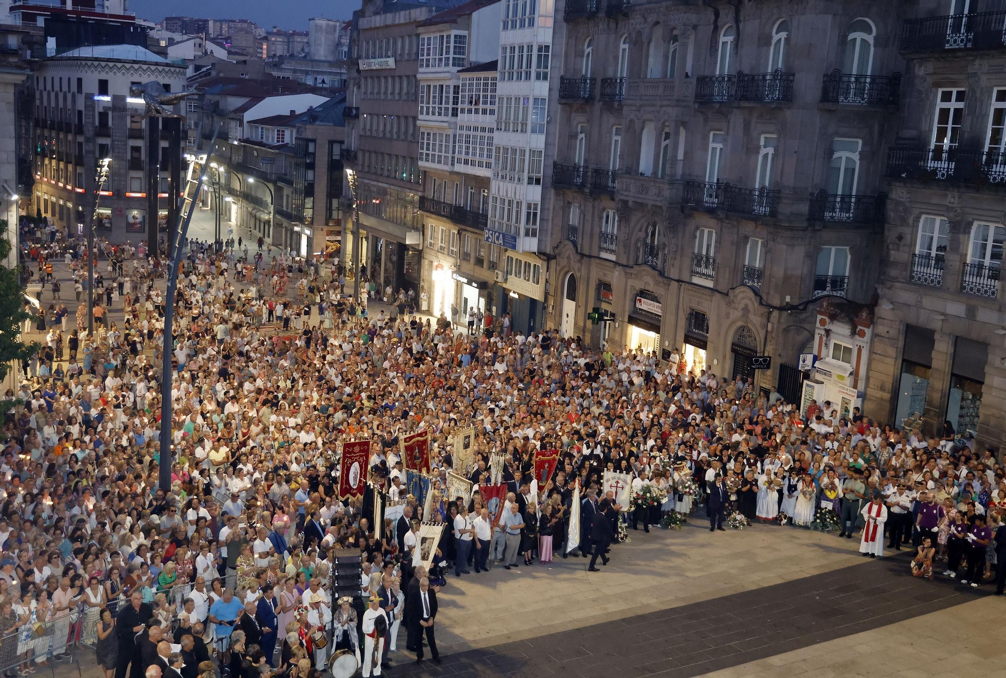 Imágenes de la procesión Cristo de la Victoria y misa solemne