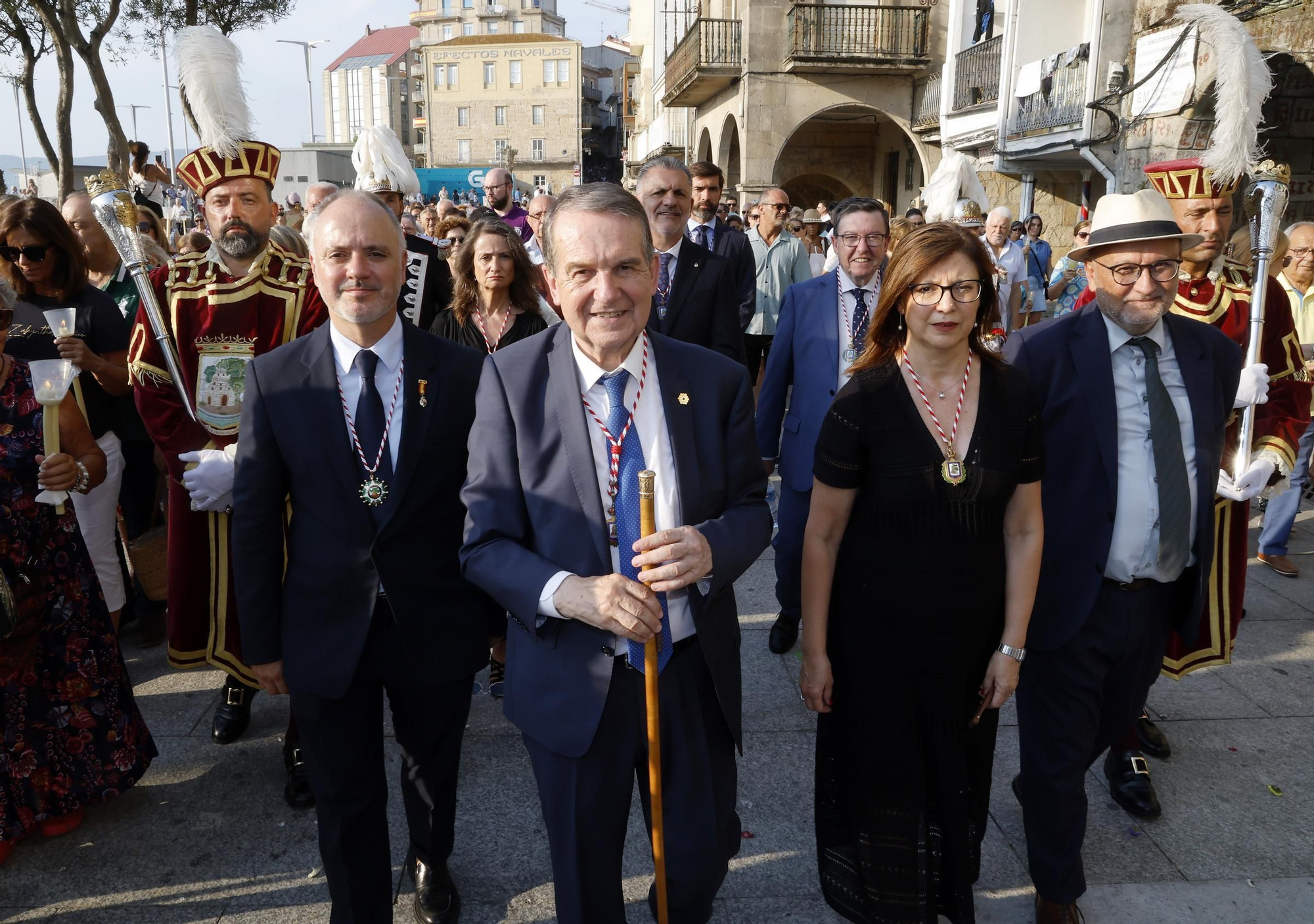 Imágenes de la procesión Cristo de la Victoria y misa solemne