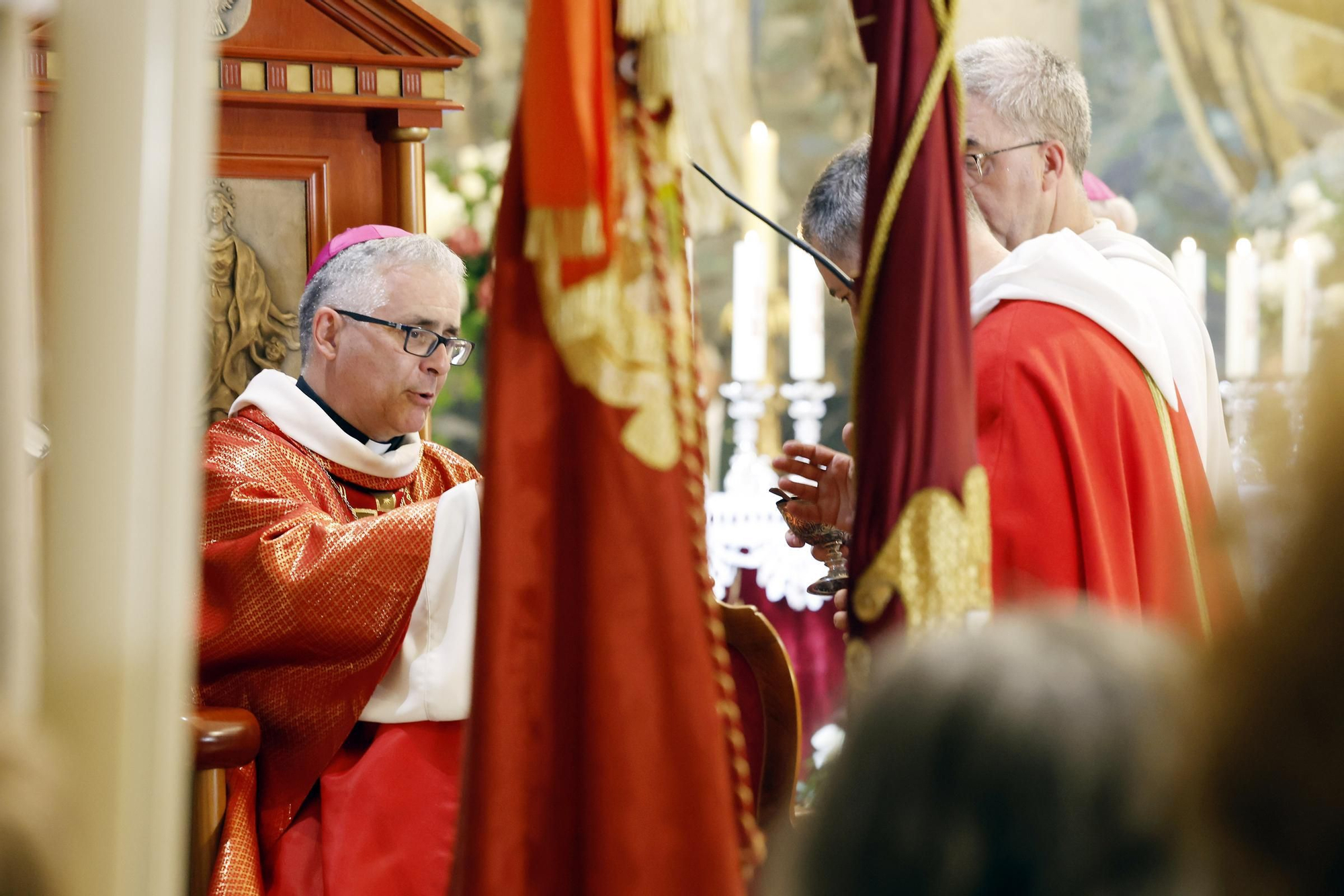 Imágenes de la procesión Cristo de la Victoria y misa solemne