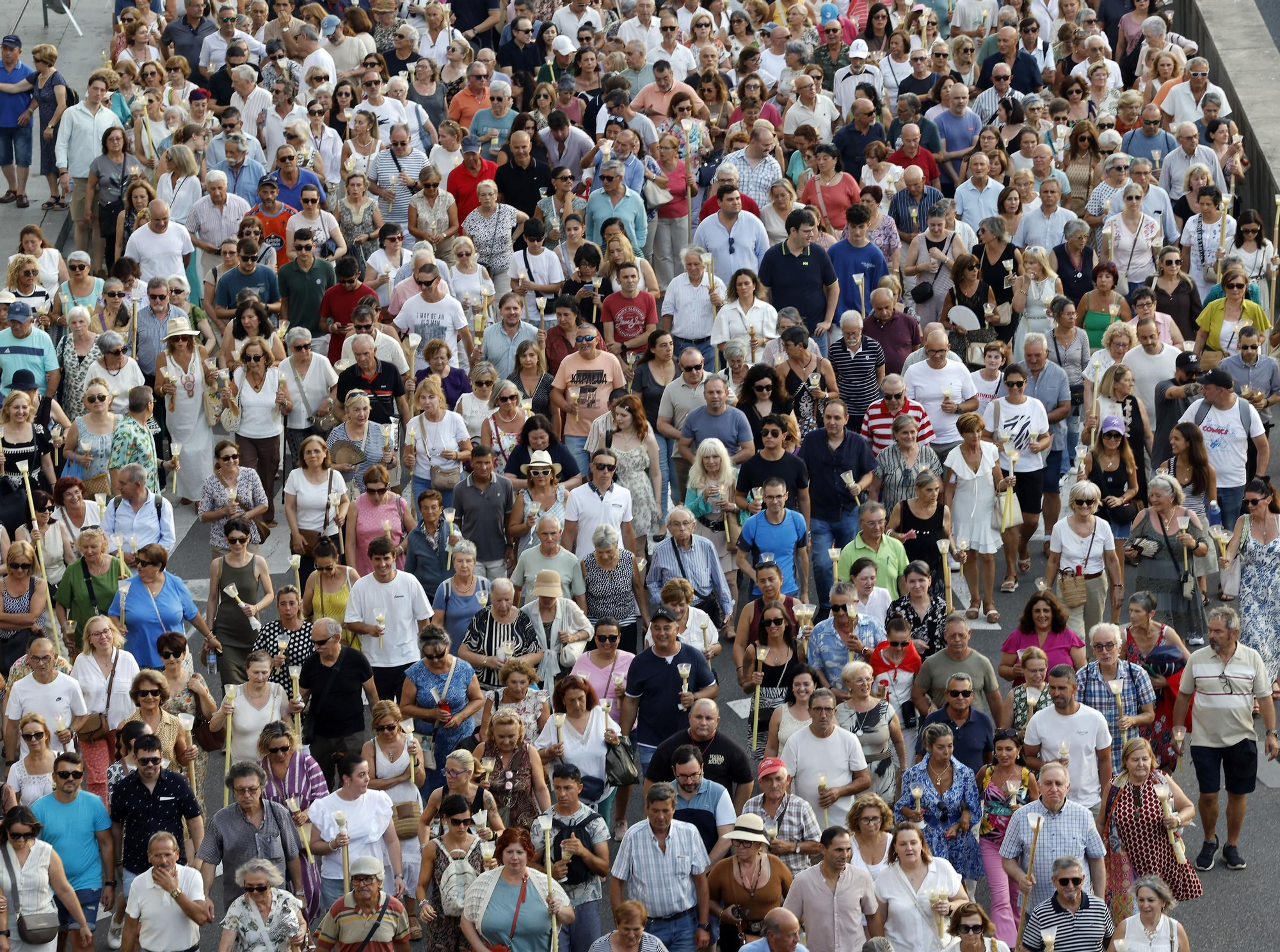 Imágenes de la procesión Cristo de la Victoria y misa solemne