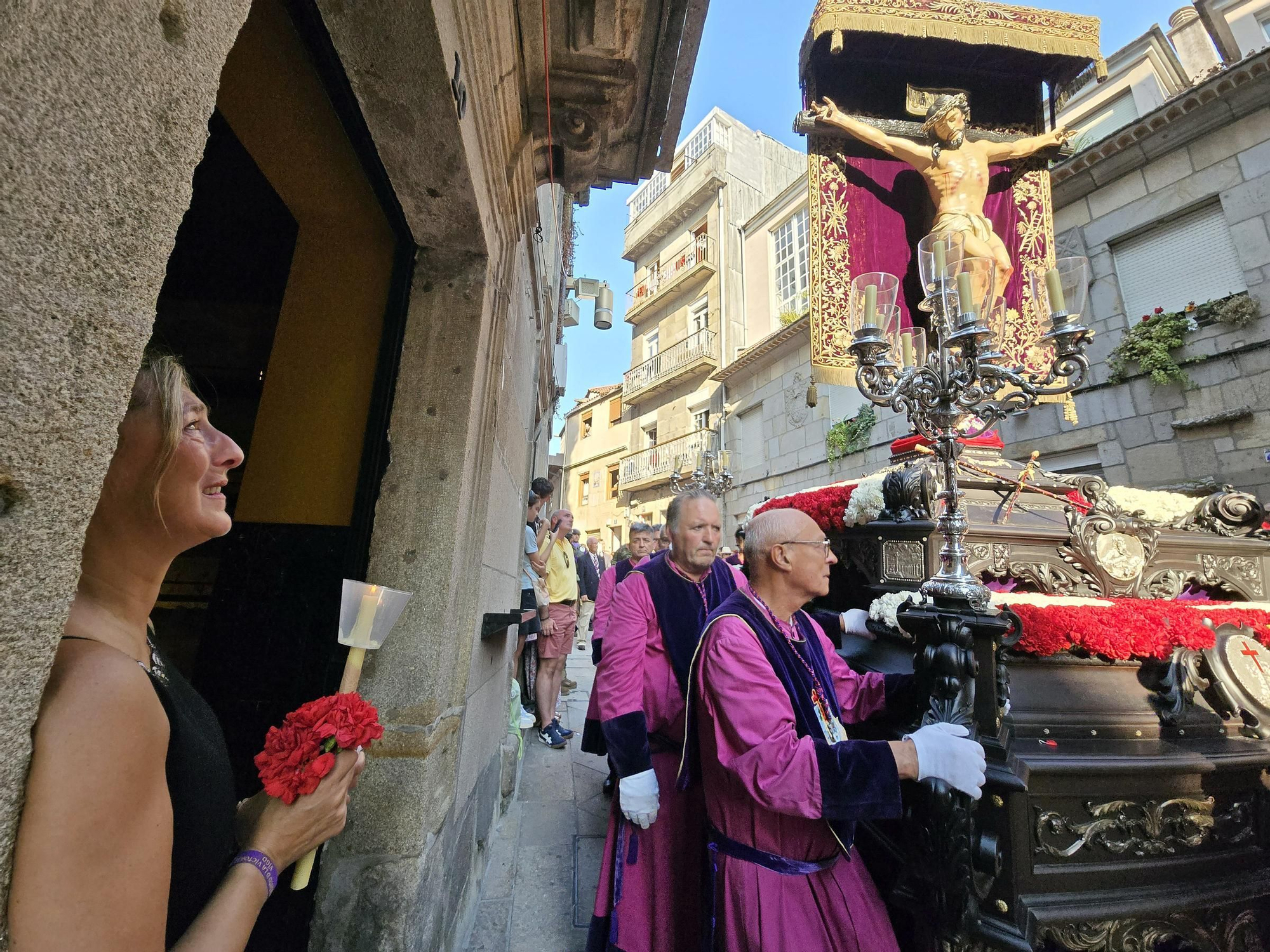 Imágenes de la procesión Cristo de la Victoria y misa solemne