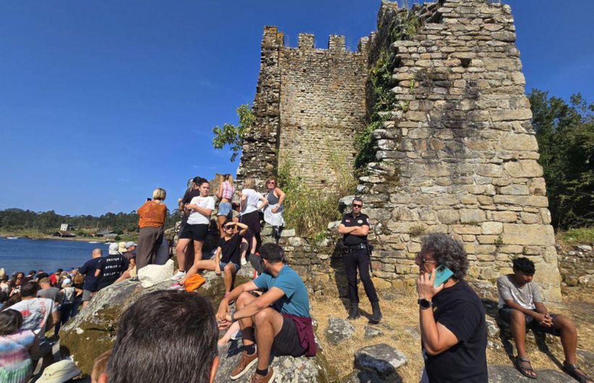 Un vigilante protegió las Torres de Oeste. | M. Méndez