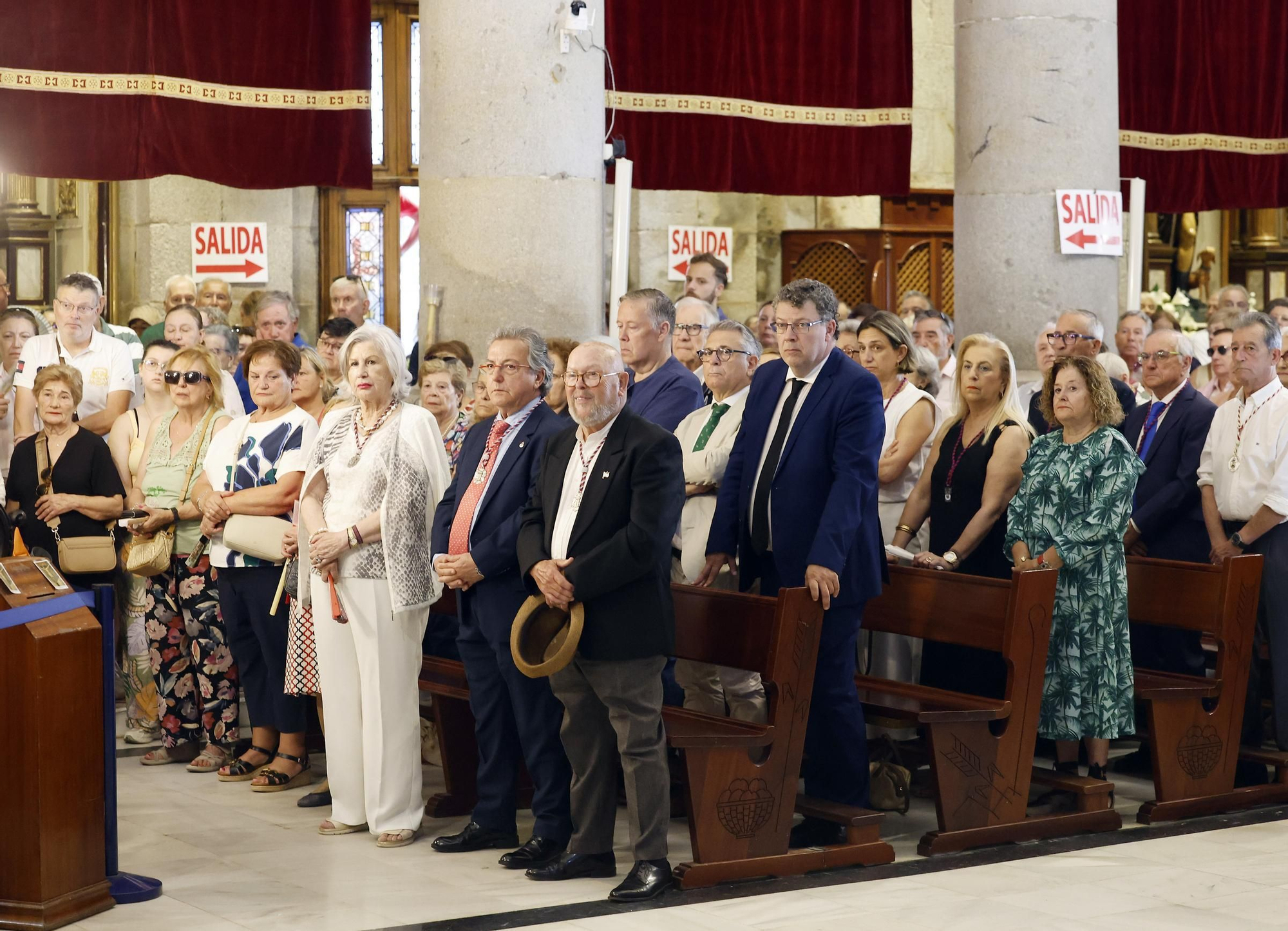 Imágenes de la procesión Cristo de la Victoria y misa solemne