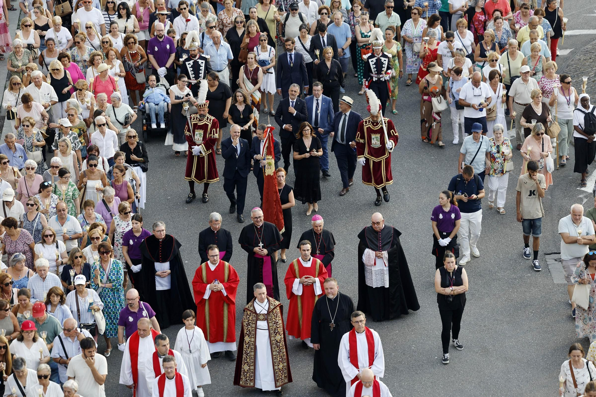 Imágenes de la procesión Cristo de la Victoria y misa solemne